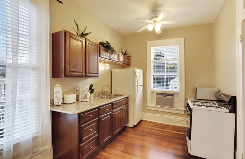 Treme Apartment | Treme St Charming Master loft Suite Apartment 1BR spacious