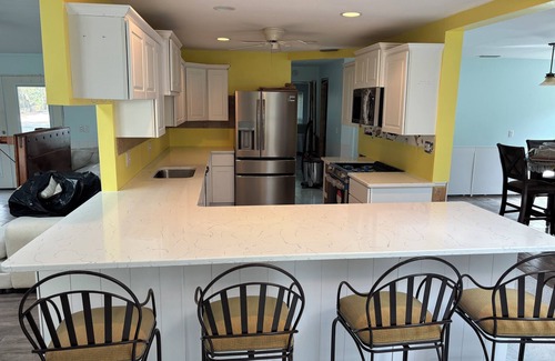 Riverhaven Village House | Tremendous 3-bedroom pool house in Homosassa 2600 sq ft executive home.