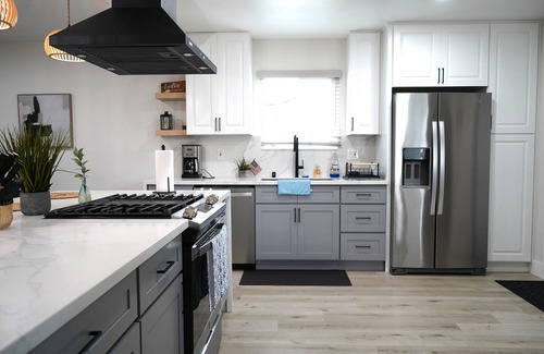Bay Terraces House | Tremendous 4-bedroom house in San Diego with AC, Wi-Fi, Ideal for Long Stays