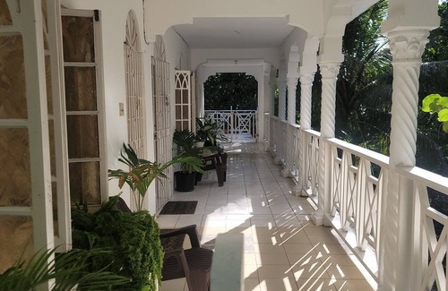 West End House | Tremendous building with AC in Negril