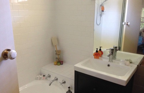 Toorak Apartment | Trendy 1 bedroom apartment within walking distance of Melb's best attractions.