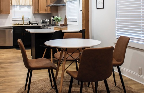 Detroit - Shoreway House | Trendy 3-bedroom home in Ohio City Cle with WiFi & walkable area