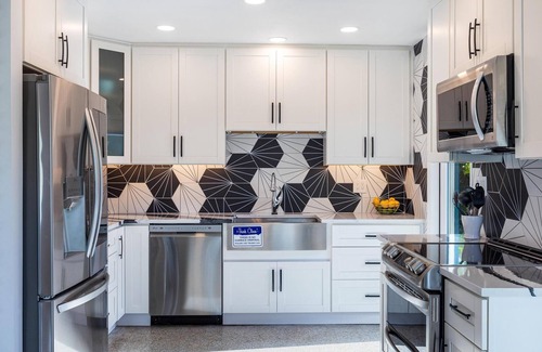 Fort Lauderdale Villa | Trendy 3-bedroom villa with saltwater pool and yard