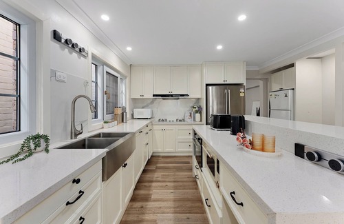 Petersham North House | Trendy 4BR Petersham Stay Steps from Top Cafés