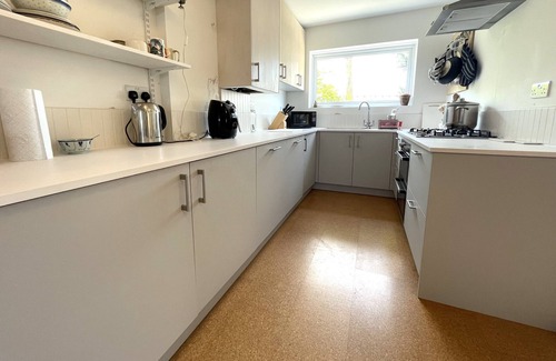 Easton House | Trendy Easton Escape with Parking