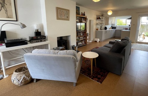 Easton House | Trendy Easton Escape with Parking