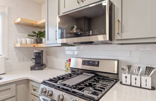 Turner Park House | Trendy In Tulsa|KS Bed|Near Expo/Downtown/TU