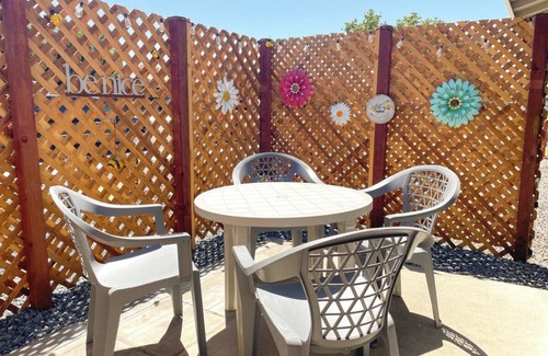 Coalinga House | Trendy Ivy 2-bedroom Apartment near Downtown Coalinga