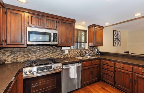 Green Valley Lake House | Tres Patos - Lakefront Stay for 8