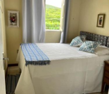 Ogiva House | Tres quartos, ar e cama de casal