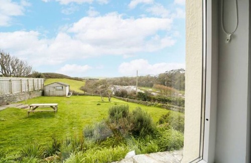 Polzeath House | Trevarthian - A stunning holiday home overlooking Polzeath beach,sleeps 8 + dogs