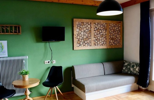 Seeboden Bed & Breakfast | Triple room with shower, WC and balcony - Pension Kärnten