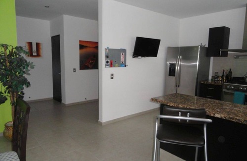 Flamingos House | Tri-Level Townhouse, walking distance to the Beach!