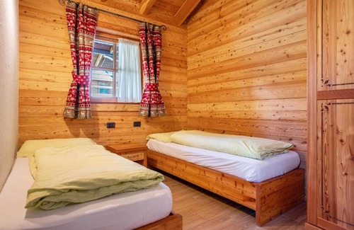 Sant'Antonio di Mavignola Ski Chalet | Trilocale Chalet Camping Faè 7