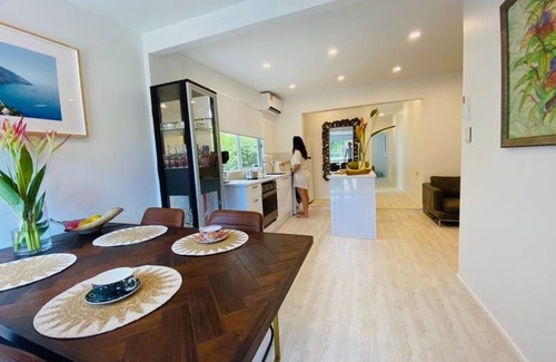 Trinity Beach Cottage | Trinity Beach Oasis-Uncover serenity and sophistication at our beachside.