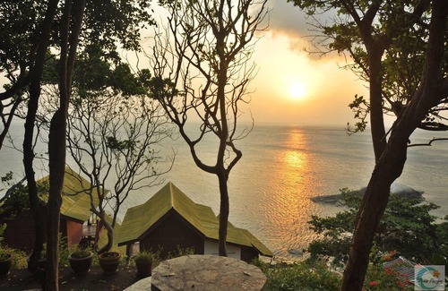 Baan Tai Cottage | Triple Fan Bungalow with Seaview