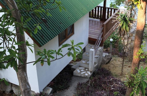 Baan Tai Cottage | Triple Fan Bungalow with Seaview