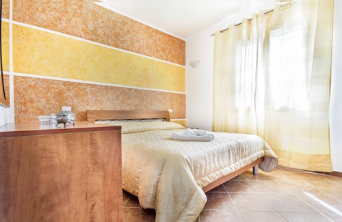 Piana Calzata Villa | Triple Room with Terrace 2nd floor Via S.Cipolla 3