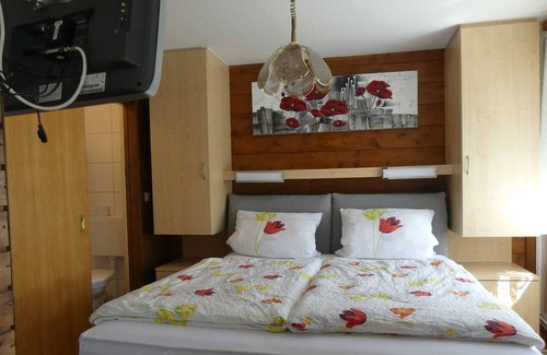 Obersensbach Cottage | Triple Room 2 without Balcony - Pension Holzerstube