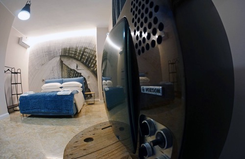 Taranto Bed & Breakfast | Triple room-King-Ensuite with Shower-Balcony