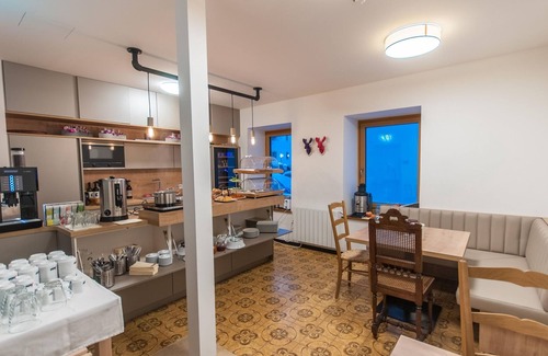 Zell am See Cottage | Triple room, shower, WC, non-smoking - Pension Max