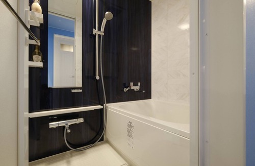Maihama Hotel | Triple room split floor Capacity 3 people Stan/Urayasu Chiba