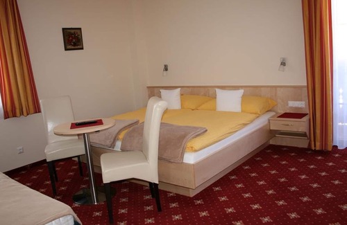 Haus Cottage | Triple room with shower, WC - Pension Thorerhof