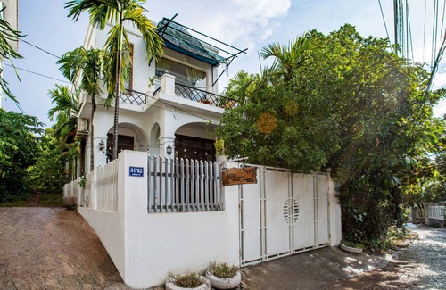 Thuy Xuan Villa | Triple Room with Hill View(03 people)