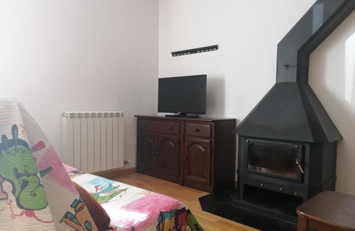 Taull Apartment | Triplex con chimenea y balcón Erta 4