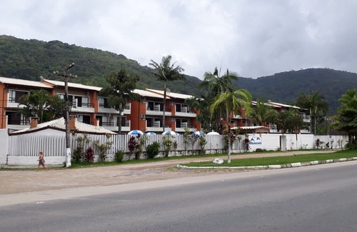 Toninhas House | TRIPLEX COND HOUSE, - 4DORM.-POOL-100 MTS FROM THE BEACH - AIR CONDIC