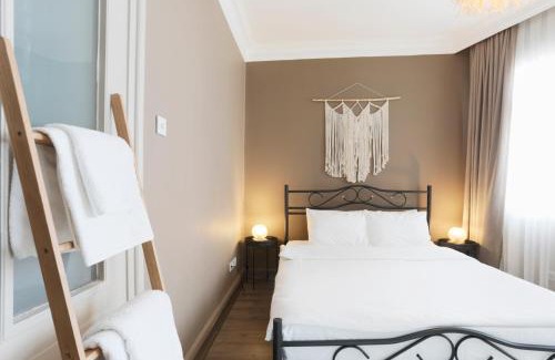 Taksim Apartment | Triplex In the Heart of Taksim for Big Groups and Familes