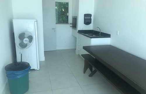Praia dos Amores House | TRIPLEX/PRAIABRAVA/AR/SWIMMING POOL/3VAGAS/BARBECUE/CLOSED CONDOMINIUM
