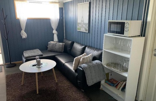 Porsgrunn Apartment | Trivelig hus med gratis parkering på stedet.