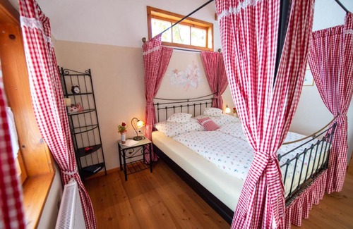 Aflenz Land House | Troadkasten - Ferienhaus am BIO-Bergbauernhof