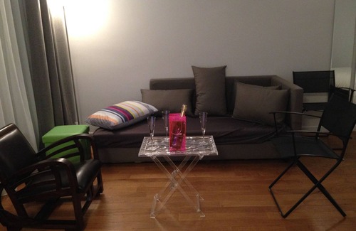 16th Arrondissement Apartment | Trocadero near Tour-Eiffel in attractive, secure residence.