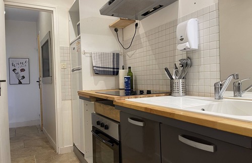 Blois Apartment | Troglodyte Dexception au Cœur de Blois, Spacieux, Idéal Pour les Familles
