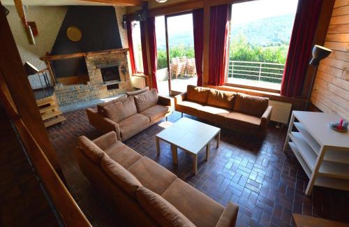 Trooz House | Trooz Villa with Pool & Sauna