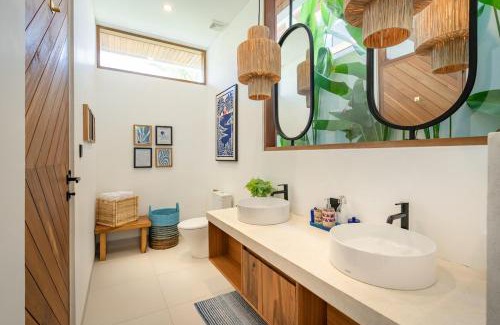Cepaka Villa | Tropical 2BR Design Villa Pool, Lounge & Workdesk