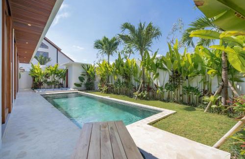 Cepaka Villa | Tropical 2BR Design Villa Pool, Lounge & Workdesk