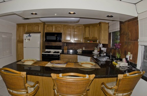 Key Largo Villa | Tropical bayfront villa with sandy beach