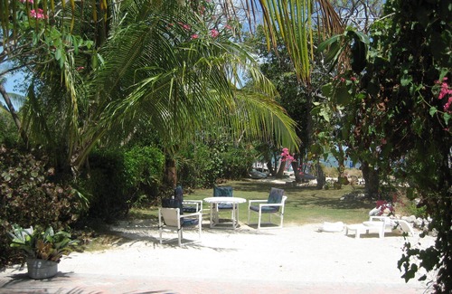 Key Largo Villa | Tropical bayfront villa with sandy beach