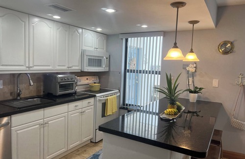 Key Largo House | Tropical breeze and sunsets - Moon Bay Town Home Unit C-5