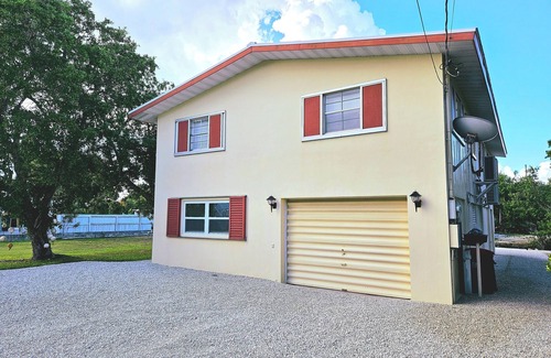 Doctor's Arm House | Tropical Canal-front Cottage in the Lower Florida Keys