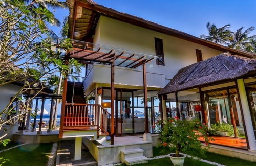 Candi Dasa Villa | Tropical Contemporary-Styled 4BR Ocean View Villa, Candidasa! W/Swim Pool!