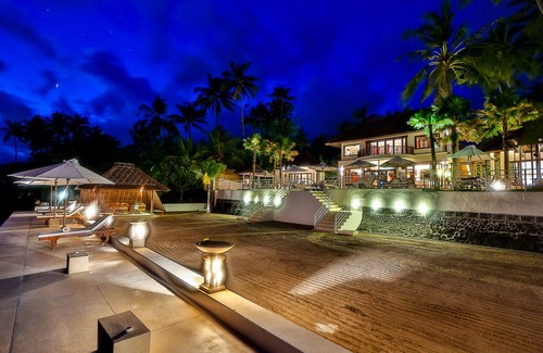 Candi Dasa Villa | Tropical Contemporary Style 4BR Villa, Ocean View - 8Min Drive to Baliana Beach!