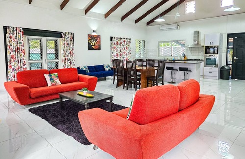 Apia House | Tropical Escape, Vailima | 3BR Free-Wifi, Netflix, Aircon