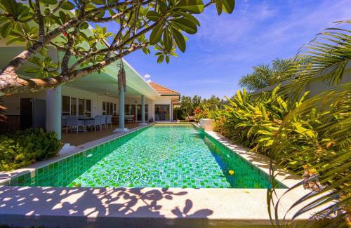 Hua Hin Apartment | Tropical Family Villa with Pool Garden ML103