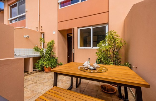 Oranjestad-West House | Tropical Gem 2 bdrms w/pool view near Eagle beach