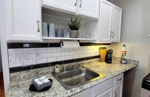 Mango Groves House | Tropical Get-A-Way in charming and serene Lake Worth Beach!