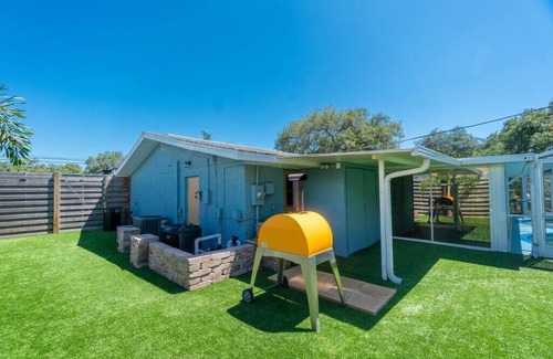 South Venice House | Tropical house and pool - 1/2 mile away from beach
